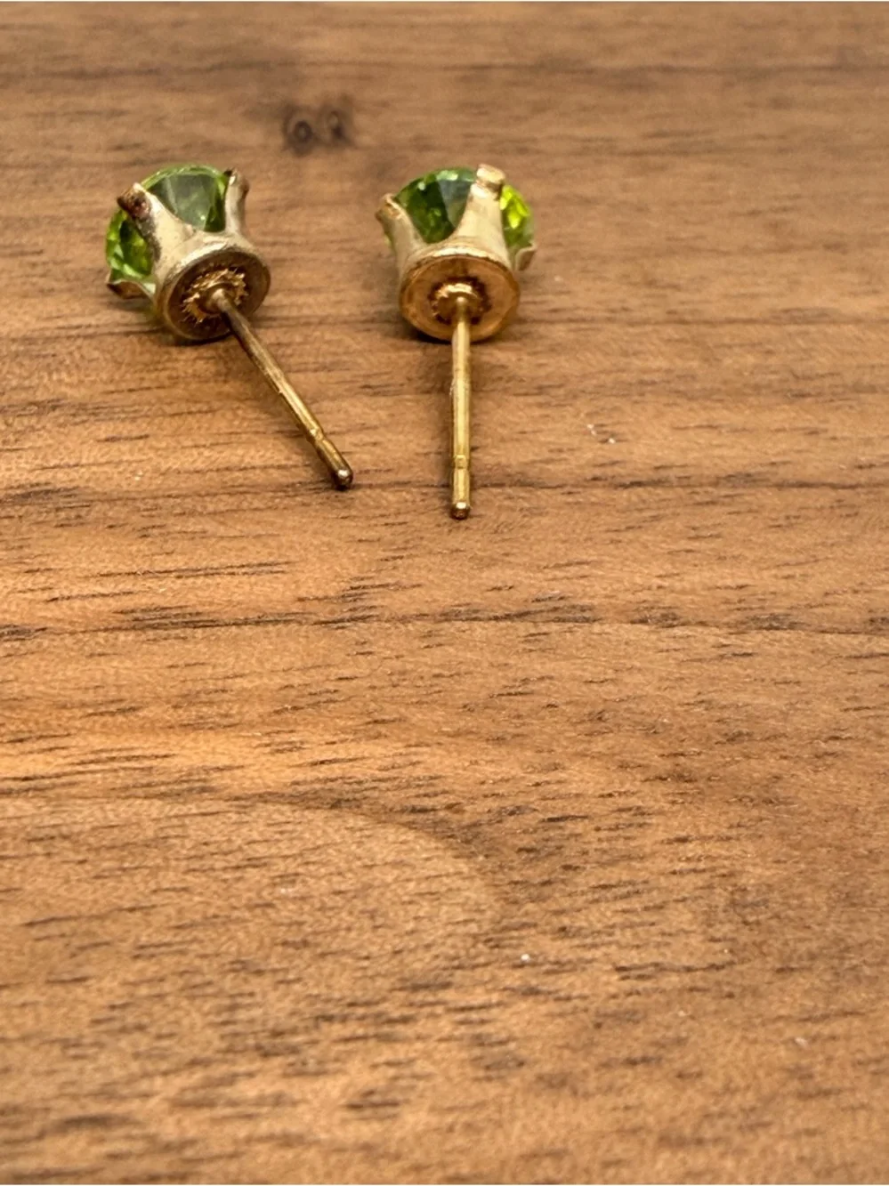 14k Gold 5mm Peridot Green Round Stud Earrings - Picture 6 of 7